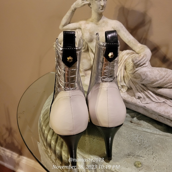 Vince Camuto Saiovell Leather Ankle Cowboy Heeled Western Boot Designer #641 - Picture 13 of 16